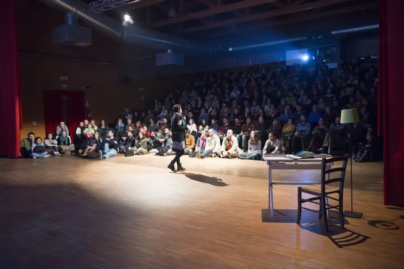 Corsi di fotografia — Elisabetta Rosso docente a teatro