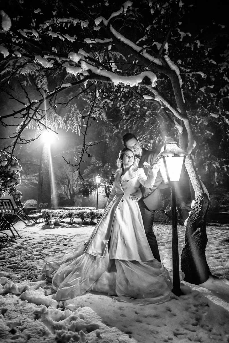 Matrimonio con neve — sposi al castello reportage unico